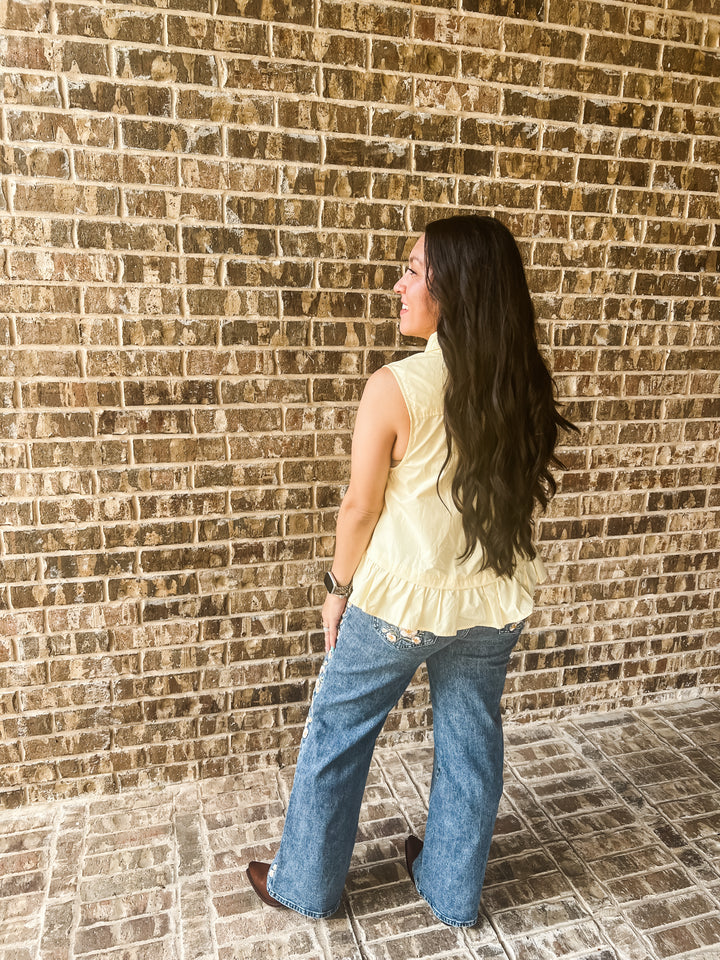 Embroidered Floral Denim Jeans with Straight Leg and Button Fly