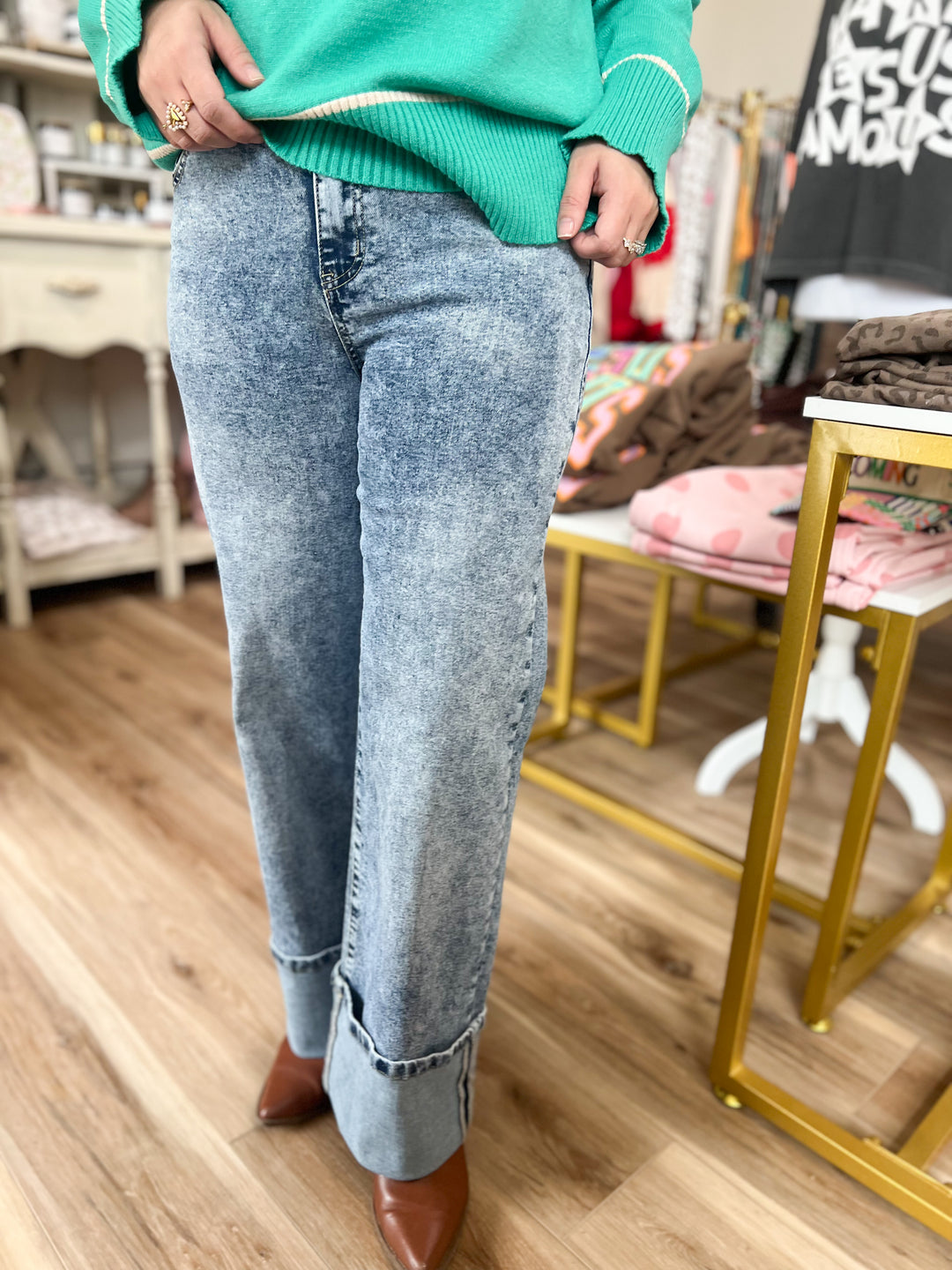Wide leg cuffed cropped jeans