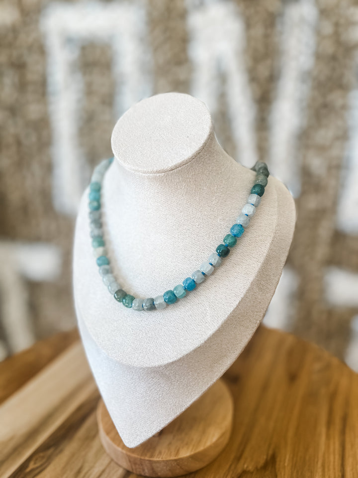 Teal, turquoise beaded necklace