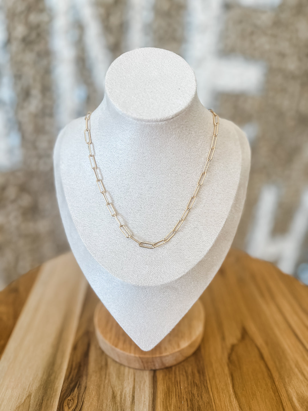 Gold elongated round paper clip necklace