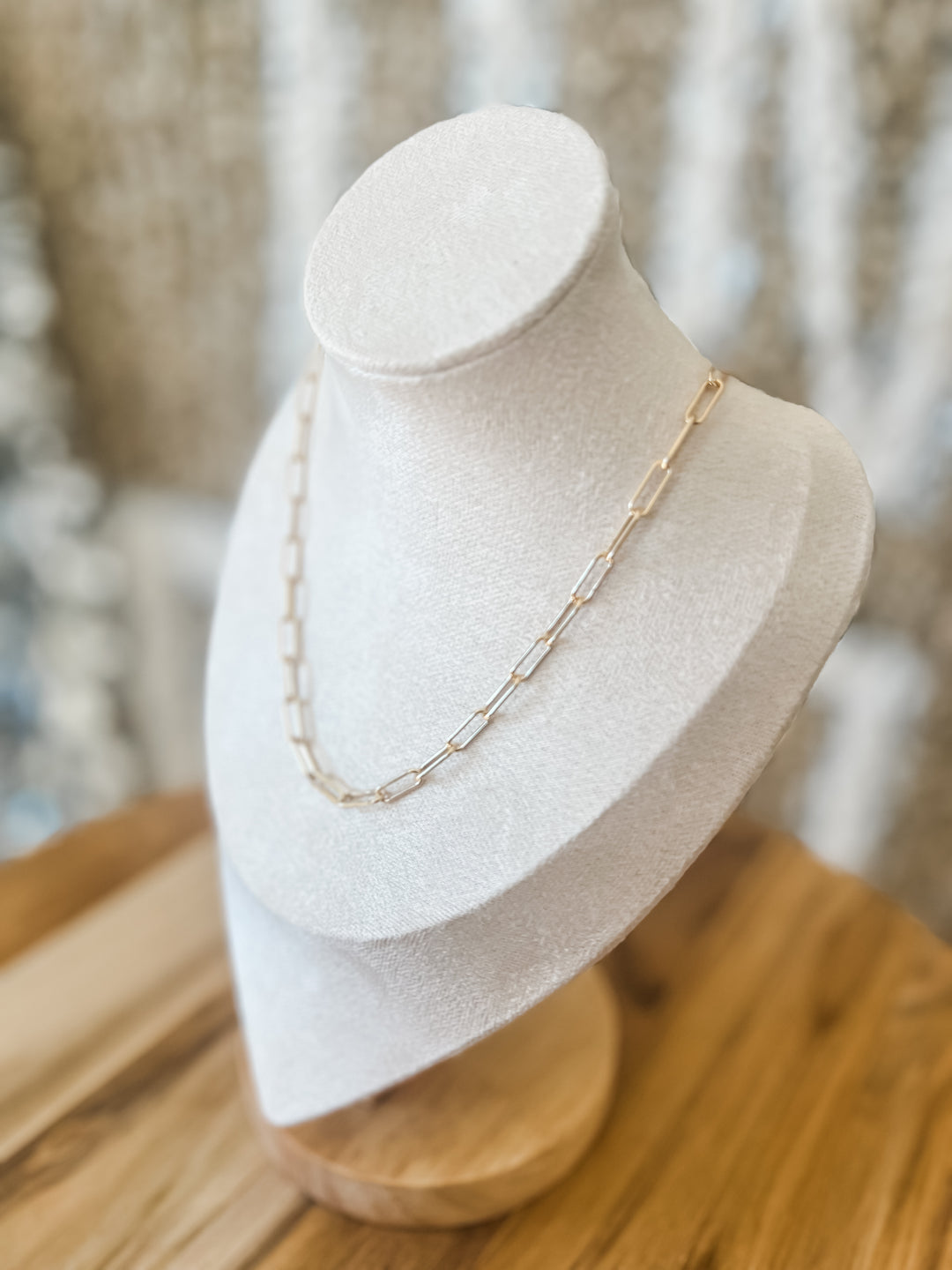 Gold elongated round paper clip necklace