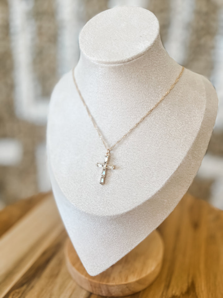 Necklace with a cross pendant 