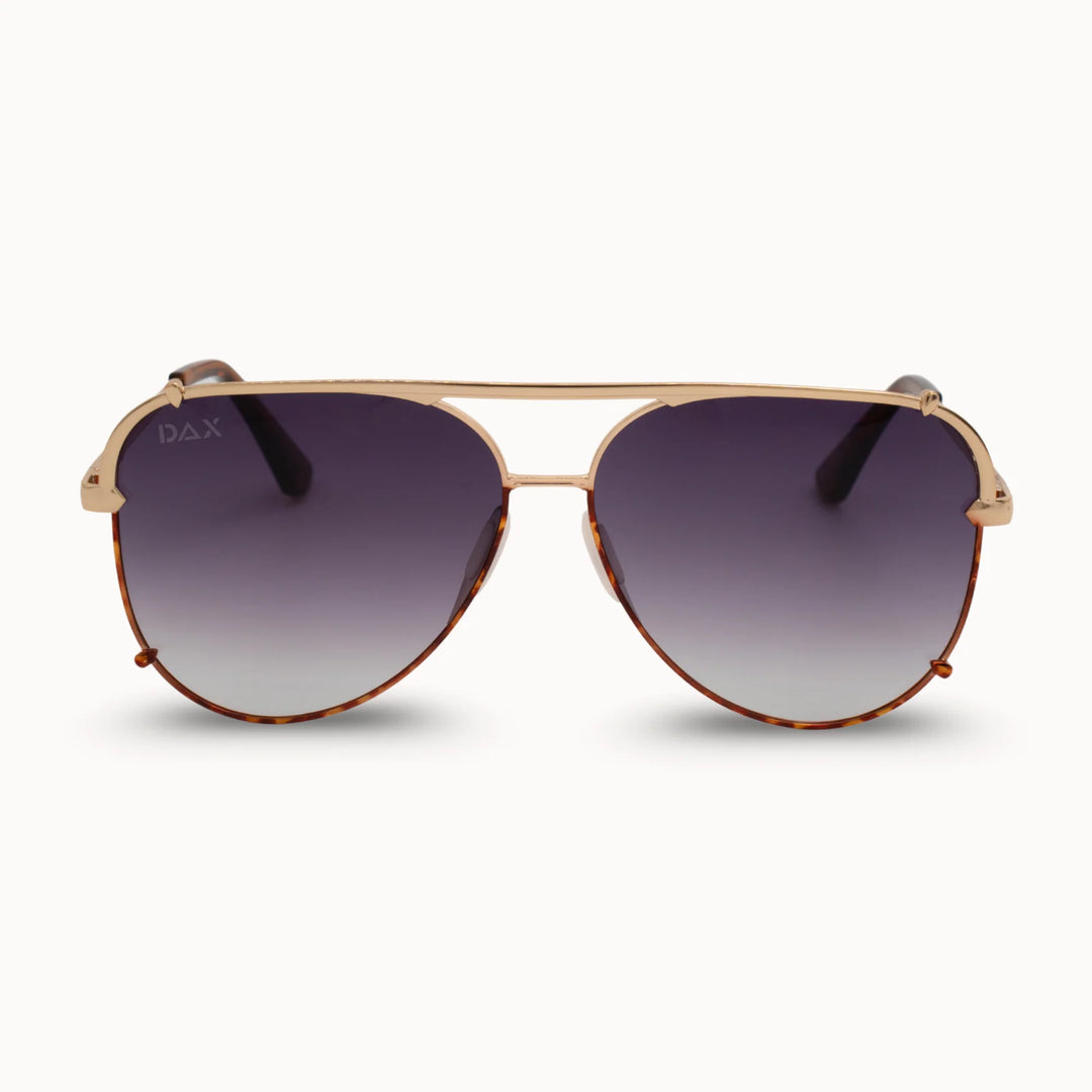 Aviator sunglasses with gold frame and gradient lenses
