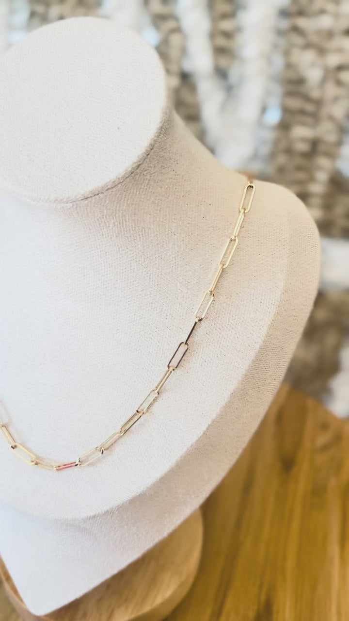 Video of elongated paperclip necklace