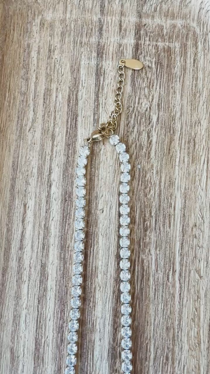 Video of a Tennis Necklace 