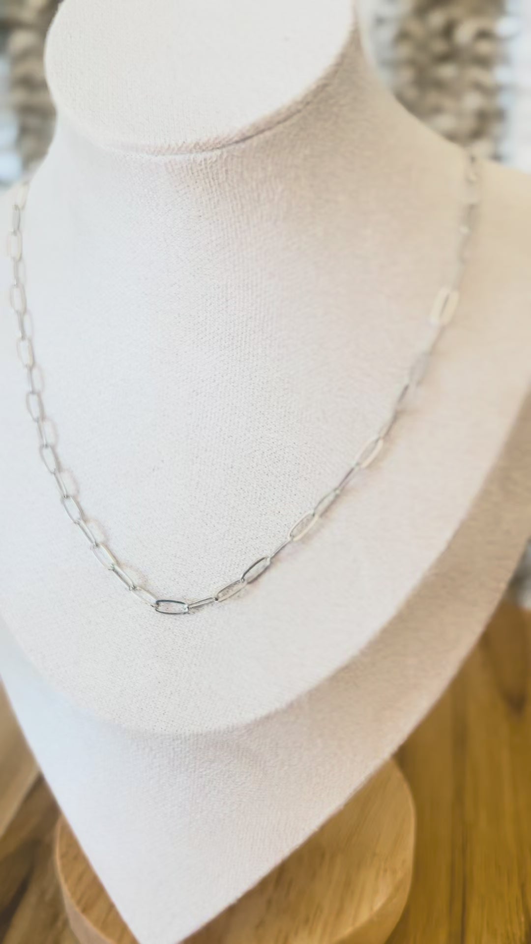 Video of silver paperclip necklace 